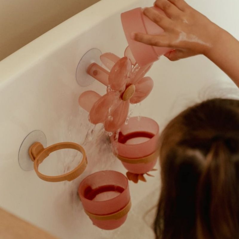 Image d'ambiance de présentation du produit Gobelets de bain Fleur - Little Dutch